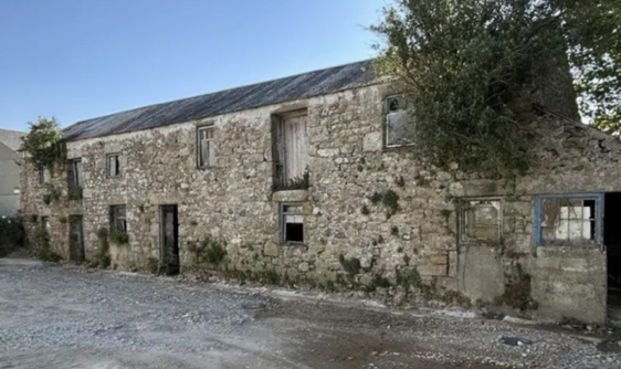 Barn
            for sale for redevelopment