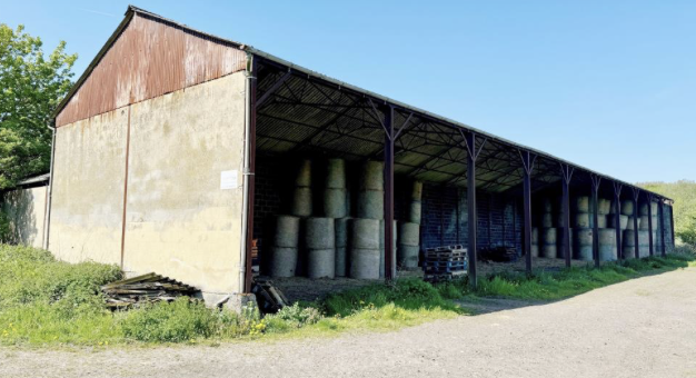 Barn for sale for redevelopment