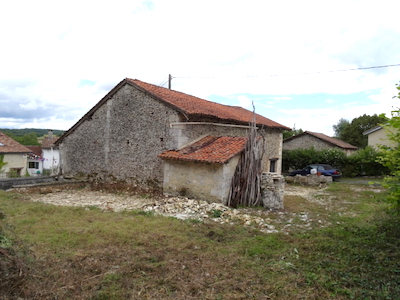French barn for sale for redevelopment